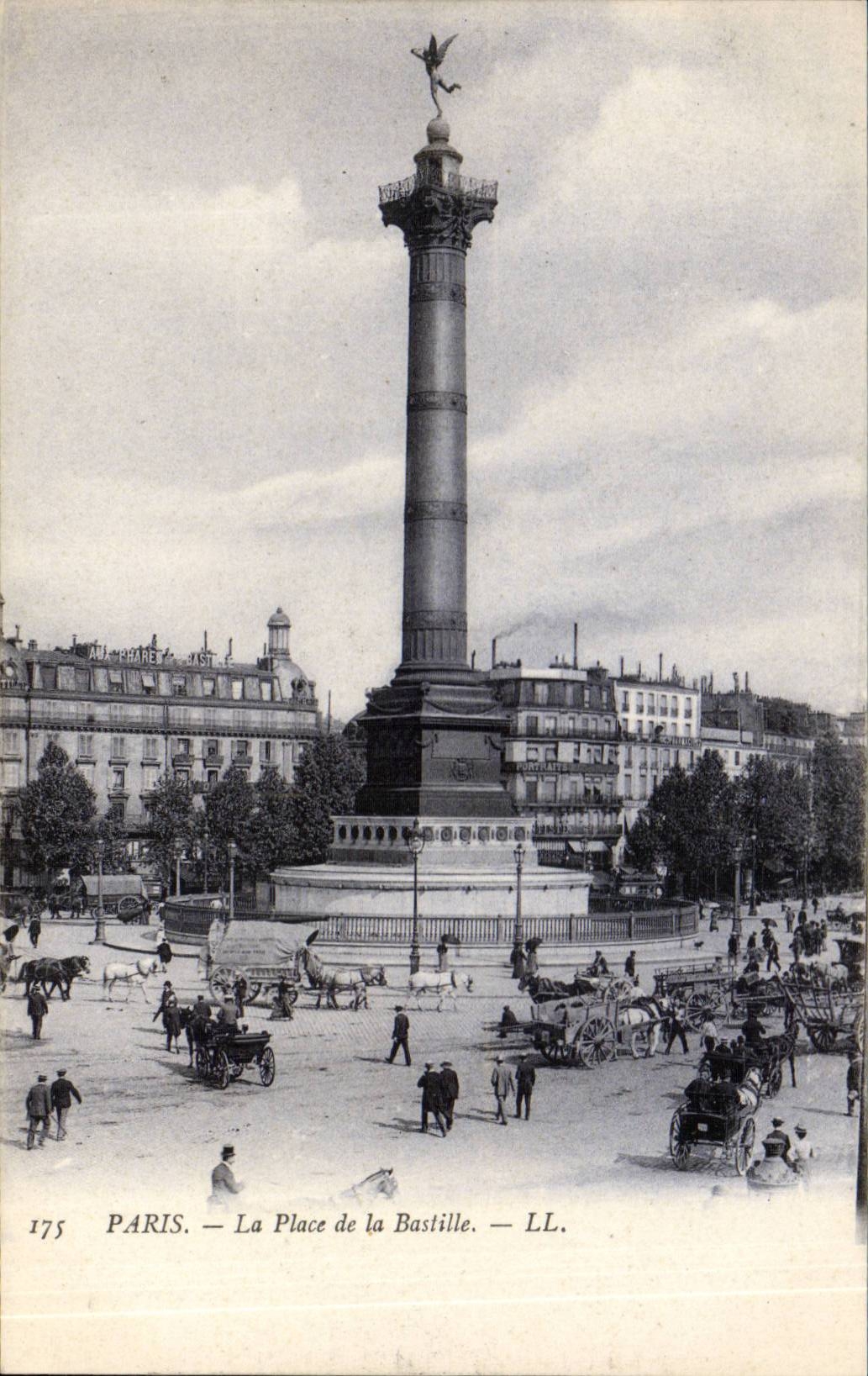 Paris CPA La place de la Bastille