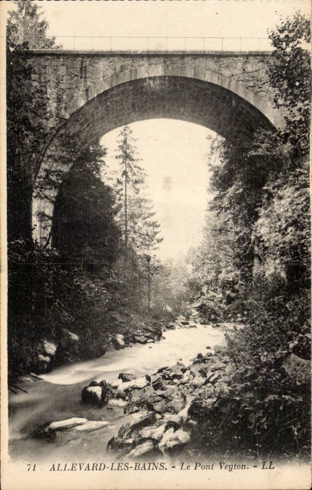 Allevard les Bains CPA Le pont Veyton