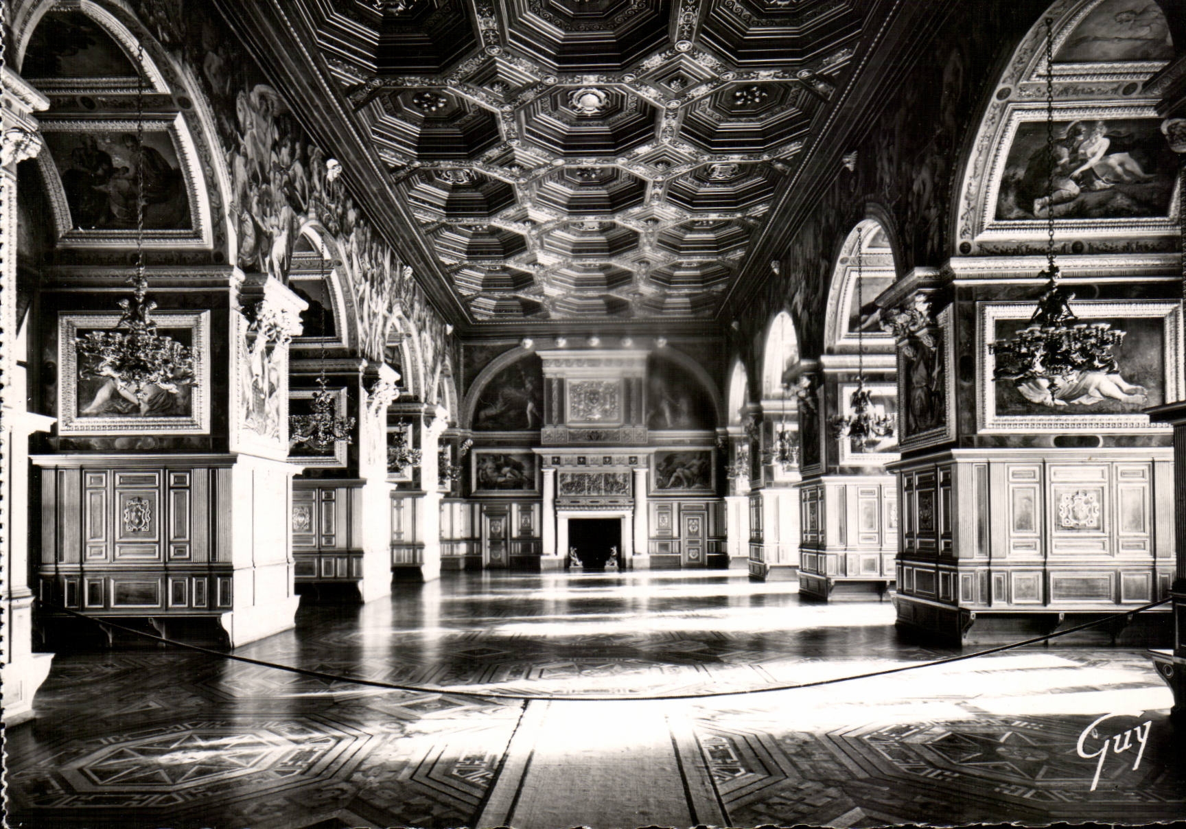 Fontainebleau — Galerie de Henri II ou salle de bal — Guy