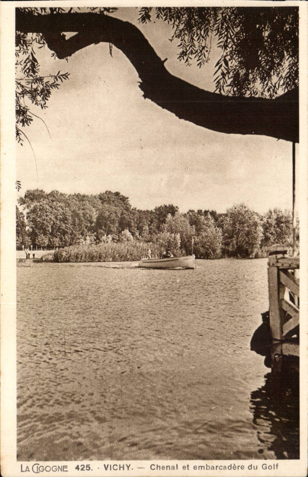 Vichy CPA Chenal et embarcadere du golf
