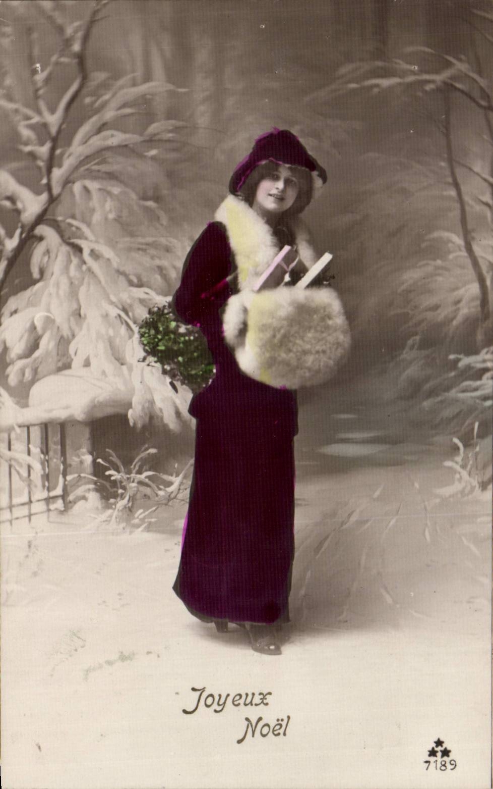 Femme en robe violette et fourrure — scène hivernale — éditeur anonyme n° 7189