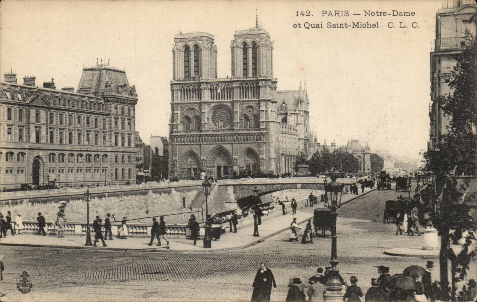 Paris CPA Notre Dame et le quai saint Michel