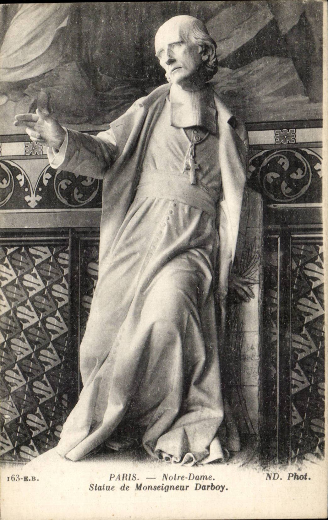 Paris CPA Notre DAme Statue de Monseigneur Darboy