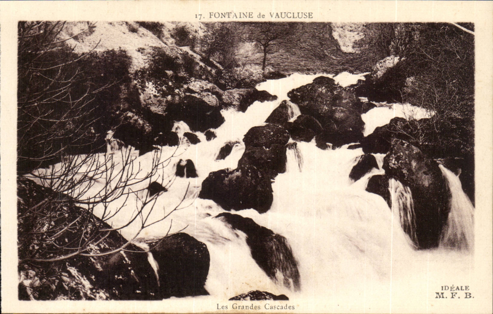 Fontaine du Vaucluse CPA Les grandes cascades