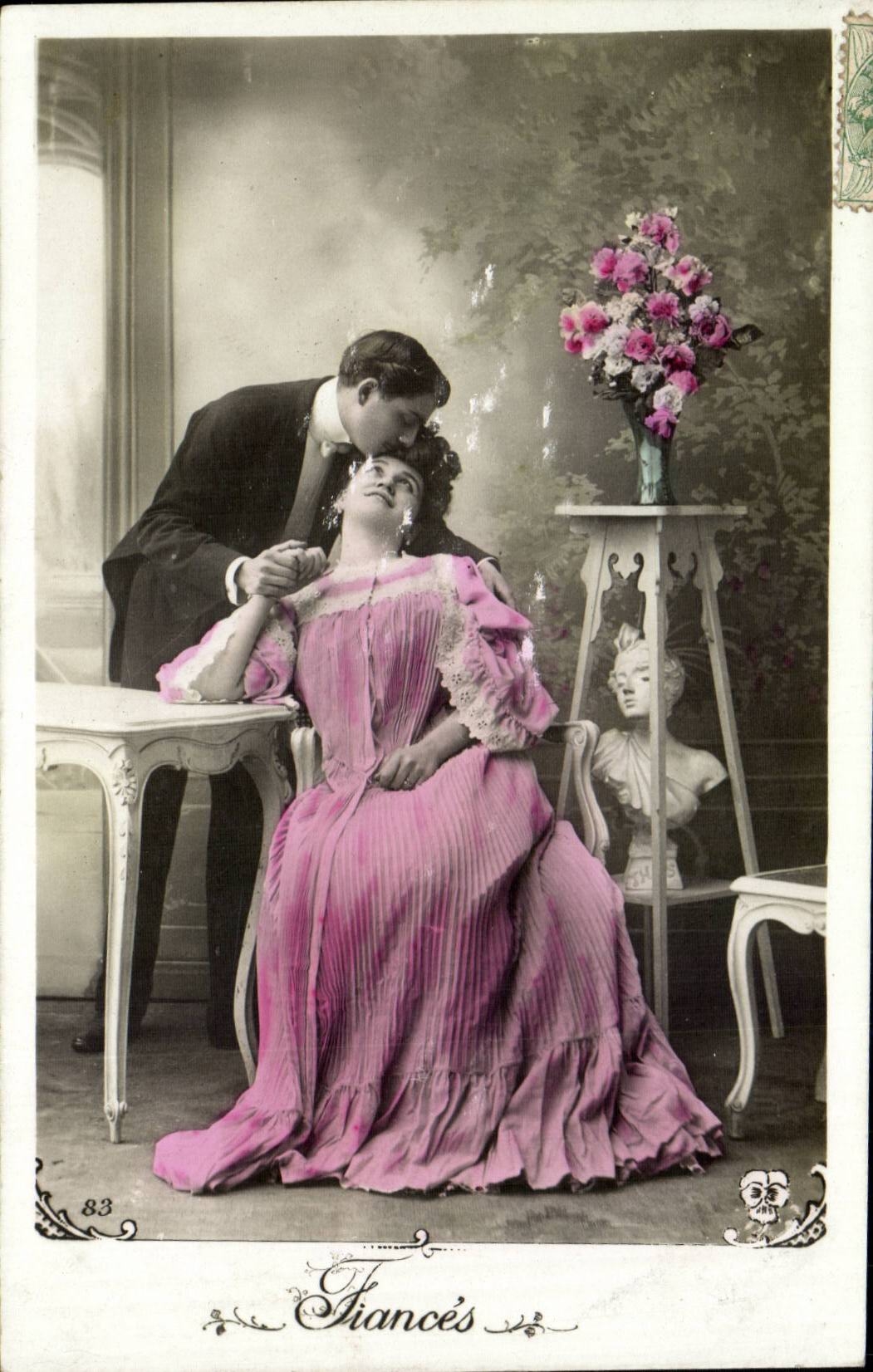 Fiancés — scène de tendresse — éditeur inconnu, n° 83