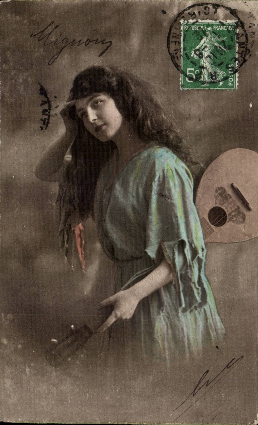 Jeune femme avec guitare — Mignyron — W. R. B. & Co., Vienne, série 2793