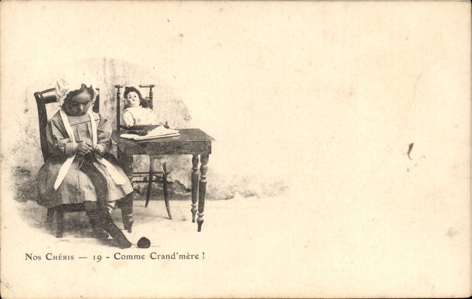 CPA Fantaisie Enfants Nos cheris Comme Crand mere !