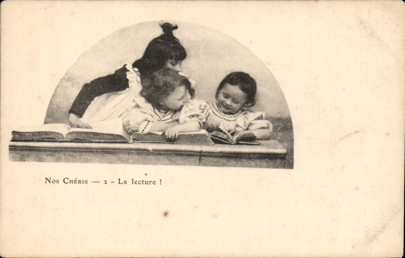 CPA Fantaisie Enfants Nos cheris La lecture !