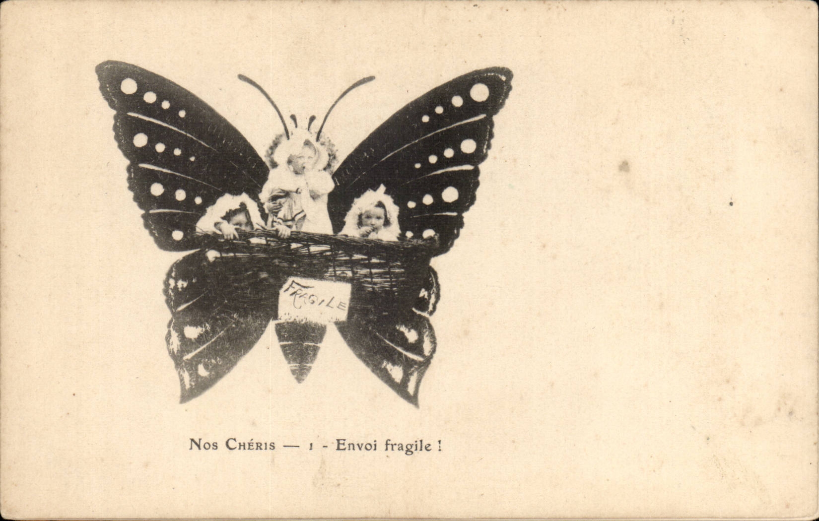 CPA Fantaisie Enfants Envoi fragile (butterfly papillon)