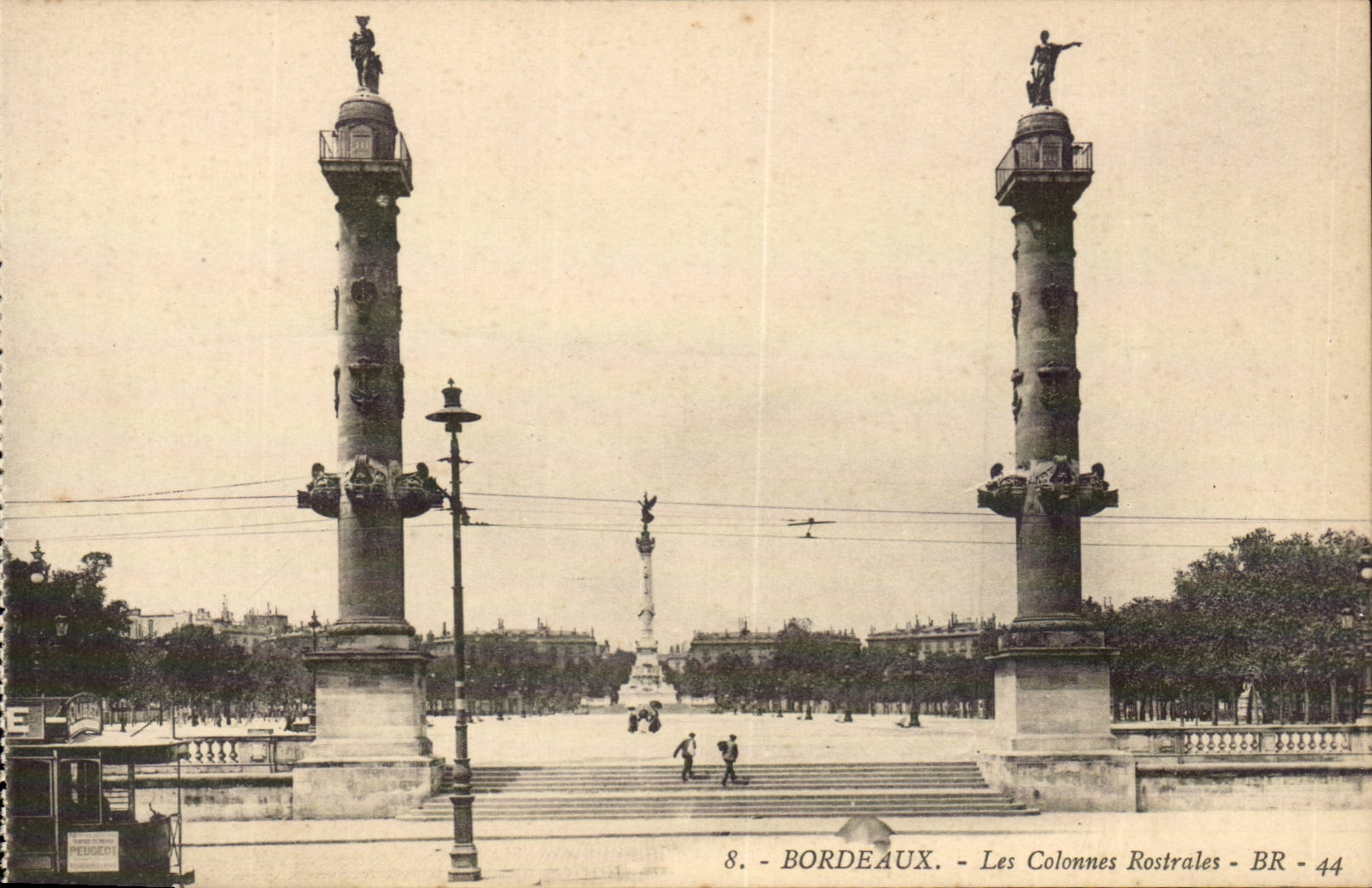 Bordeaux CPA Les colonnes rostrales