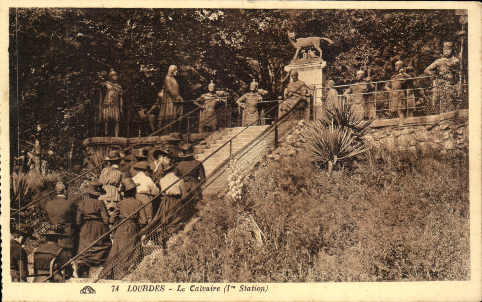 Lourdes CPA Le calvaire (1ere station)