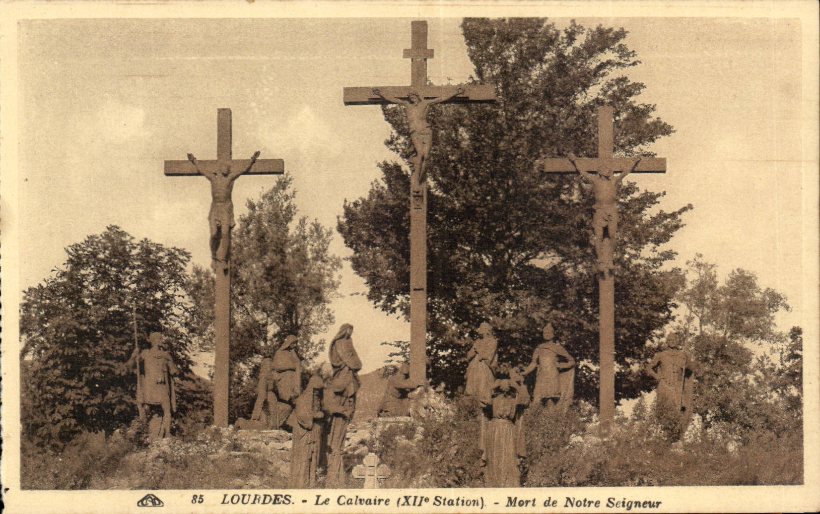 Lourdes CPA Le calvaire (12eme station) Mort de notre seigneur