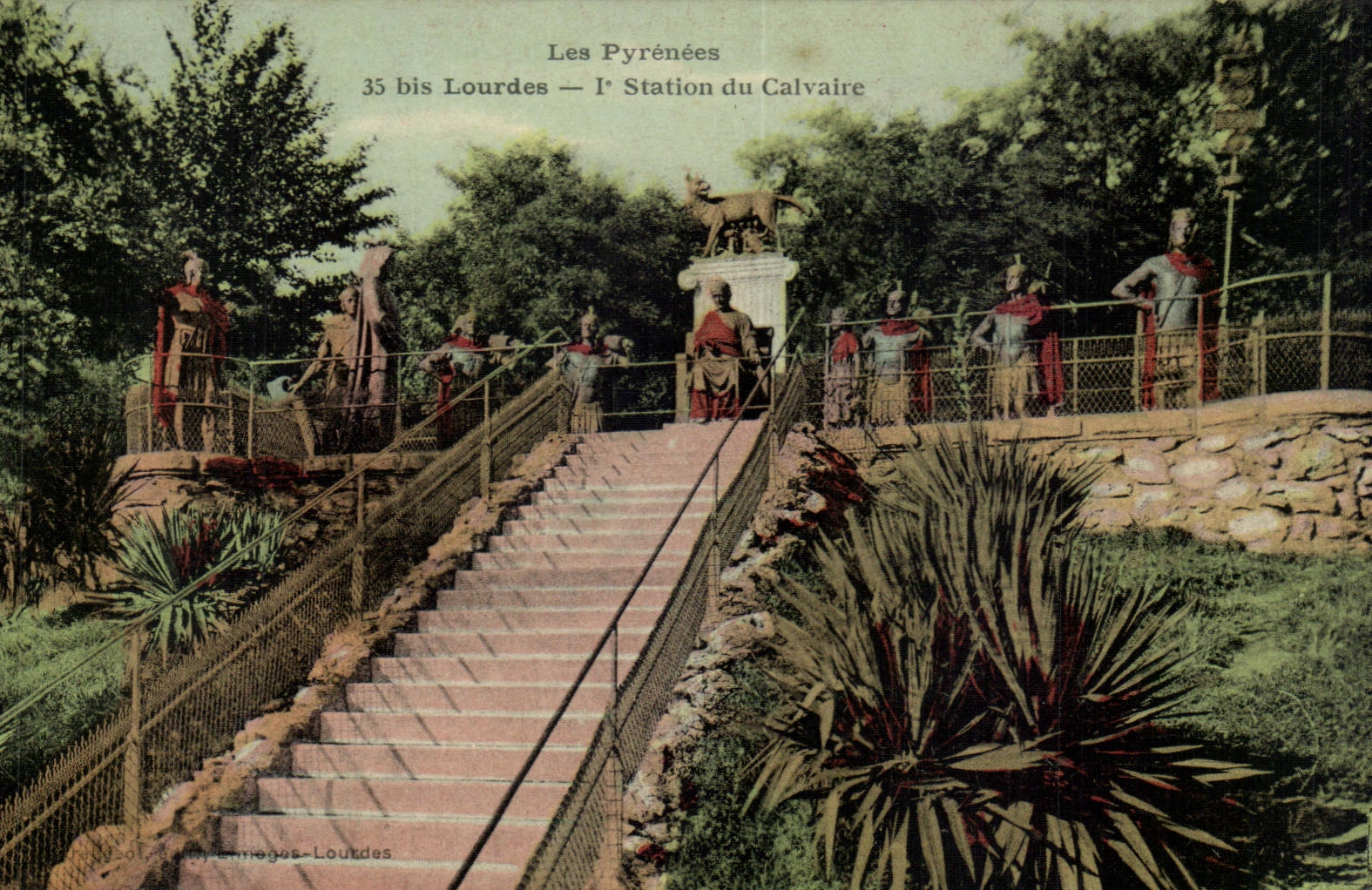 Lourdes CPA Le calvaire (1ere station) 