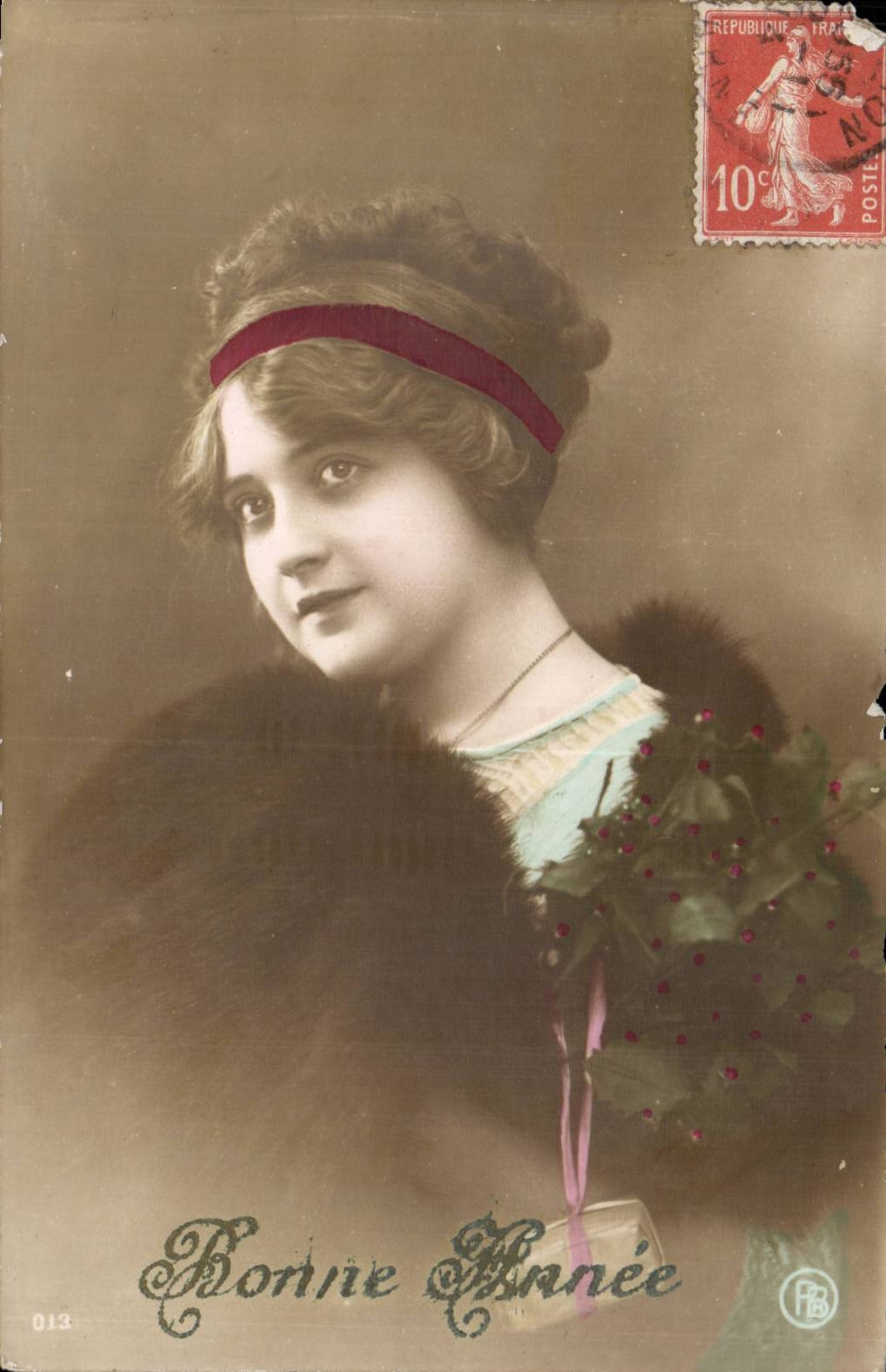 Jeune femme en fourrure — Bonne Année — Marque E.R. Paris n°013