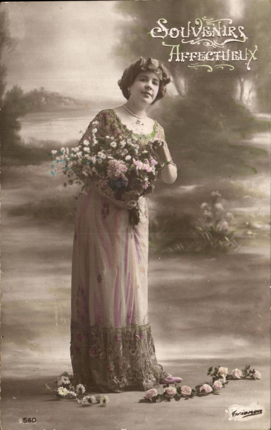 CPA Fantaisie Femme Souvenir affectueux