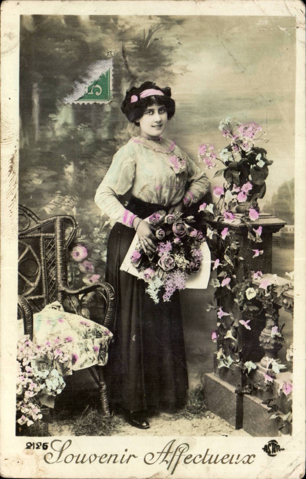 CPA Fantaisie Femme Souvenir Affectueux