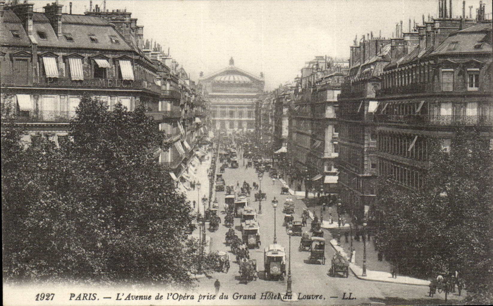 Paris CPA Avenue de l'Opera prise du Grand Hotel du Louvre