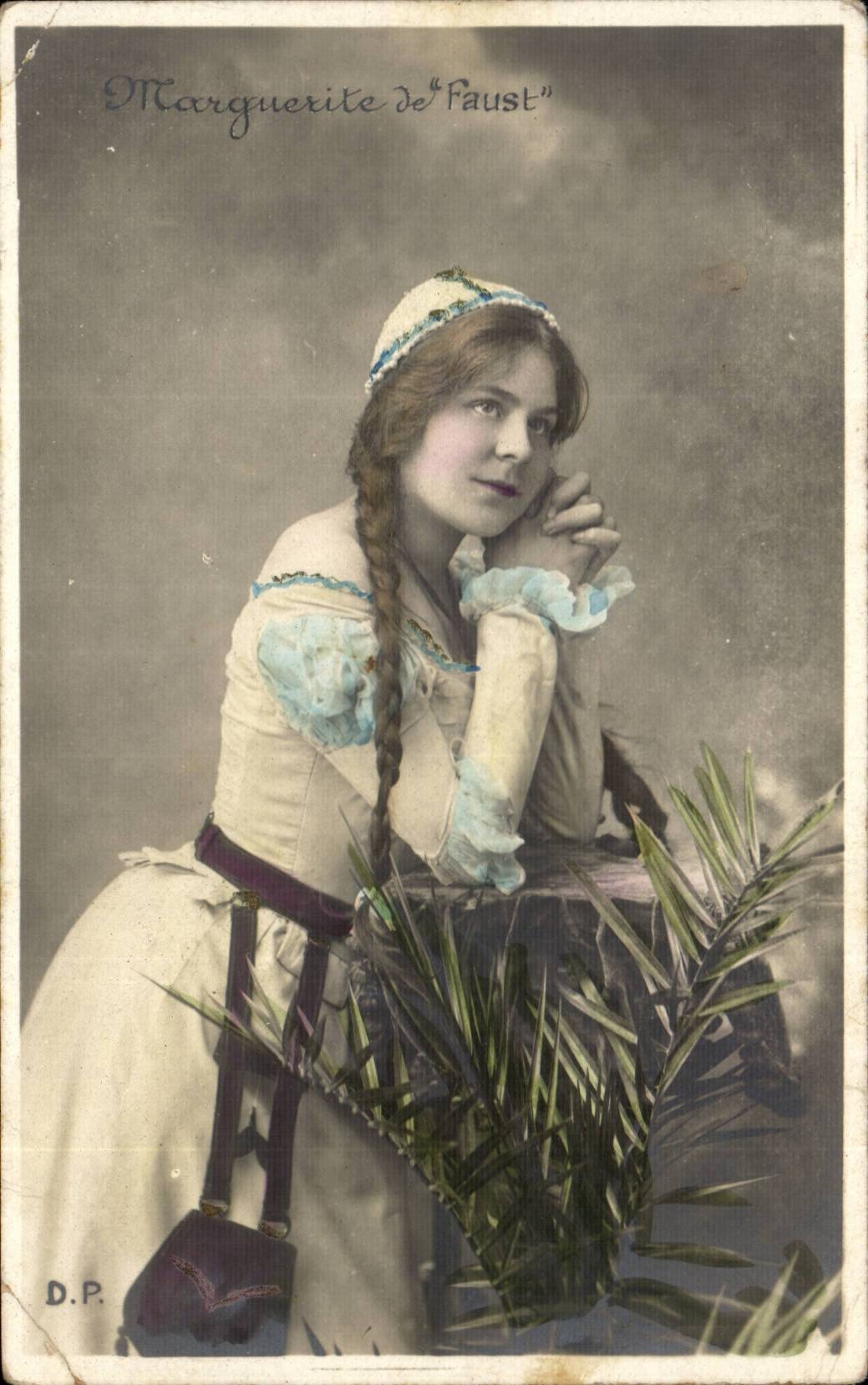 Marguerite de Faust — portrait de scène — D.P.