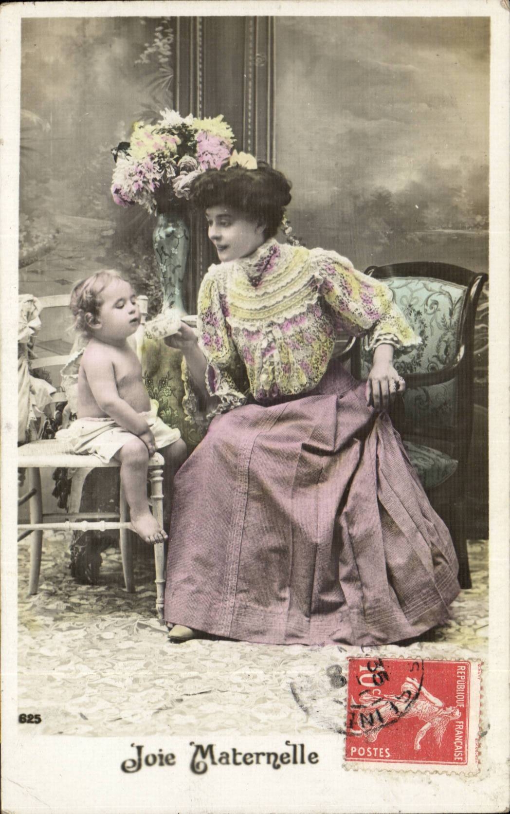 Joie Maternelle — scène de tendresse — éditeur non identifié, n° de série 625