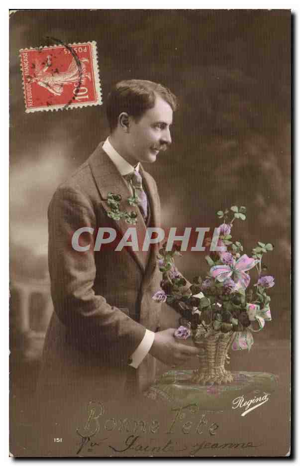 Homme en costume tenant un bouquet — Bonne Fête à Jeanne — Regina