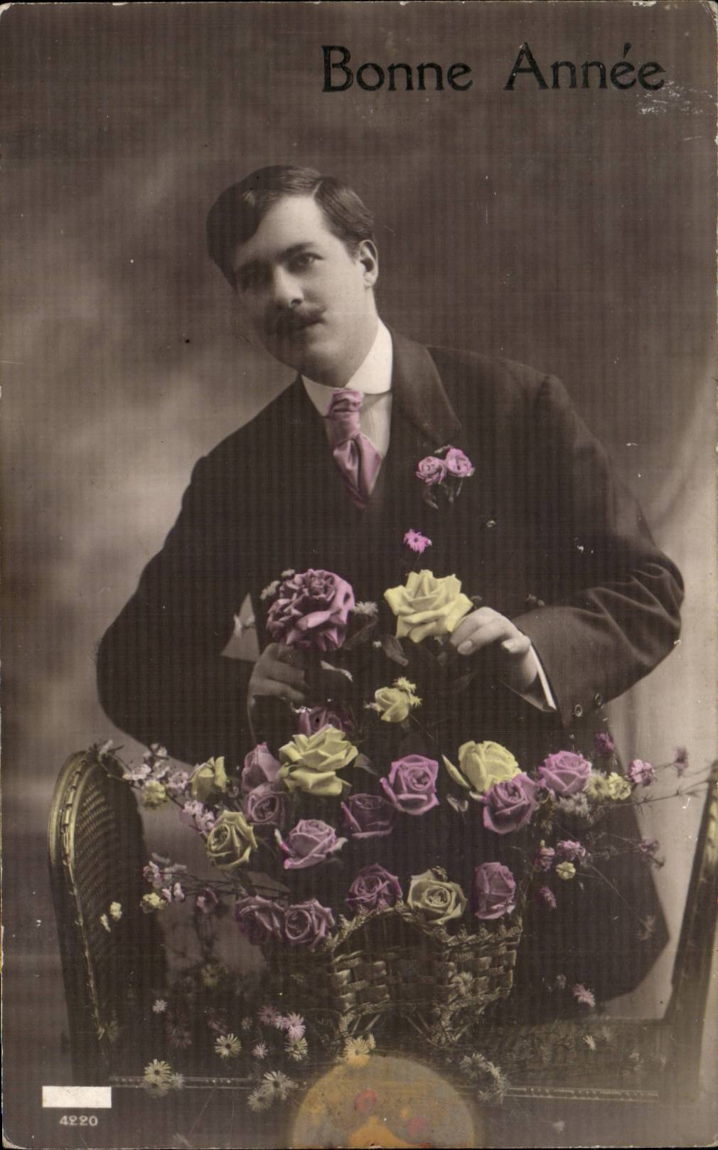 Homme en costume avec bouquet de roses — Bonne Année — éditeur anonyme, n° 4220