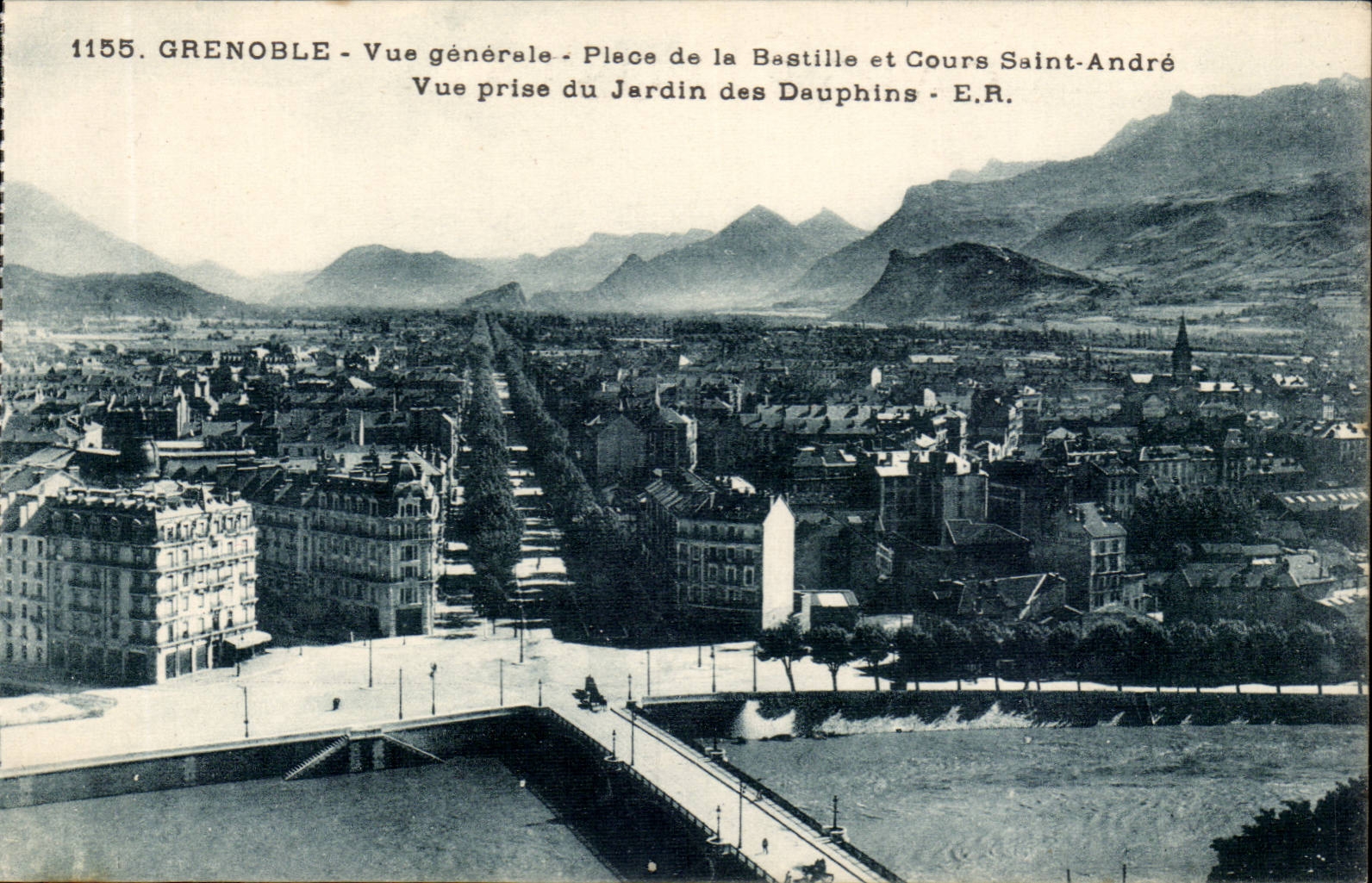Grenoble CPA Vue generale Place de la Batille et cours Saint Andre Vue prise du jardin des DAuphins
