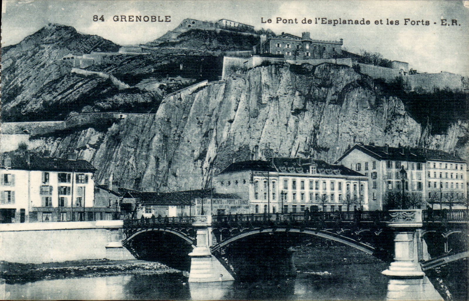 Grenoble CPA Le pont de l'esplanade et les forts