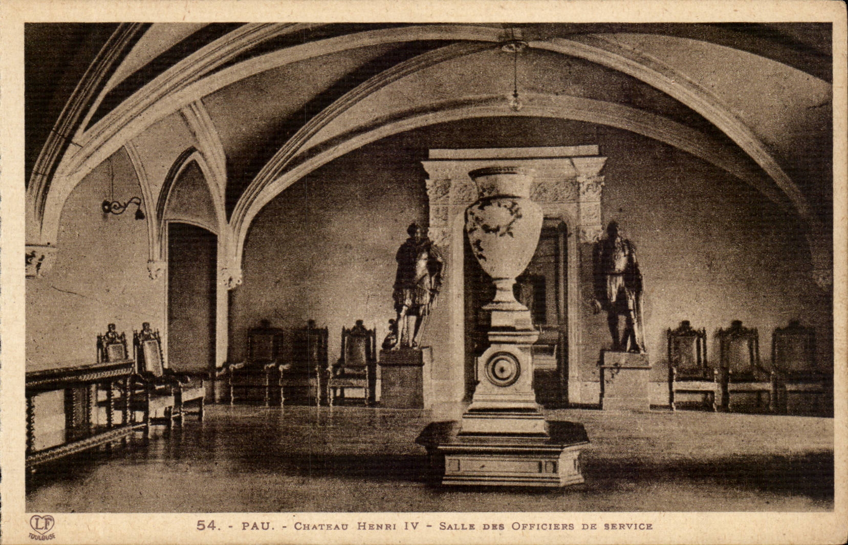 Pau - Château Henri IV - Salle des Officiers de Service — éditeur L. F. Toulouges, n° 54