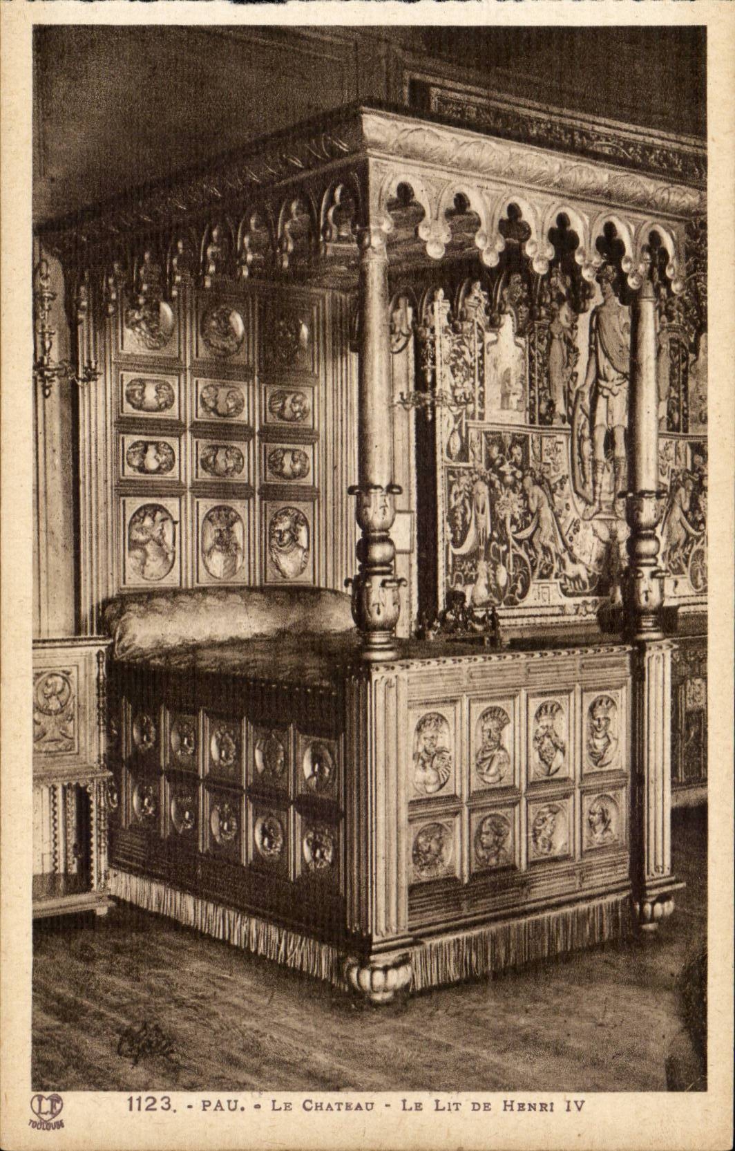 Pau CPA le chateau Le lit de Henri IV