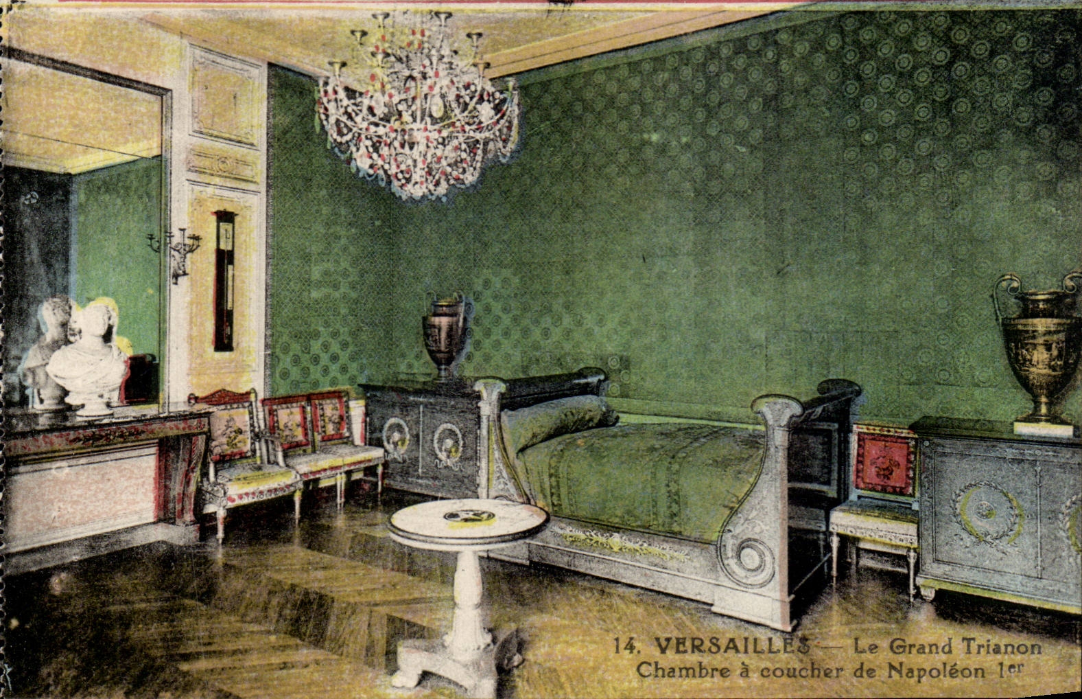 Versailles CPA Le chateau Le grand trianon Chambre a coucher de Napoleon 1er