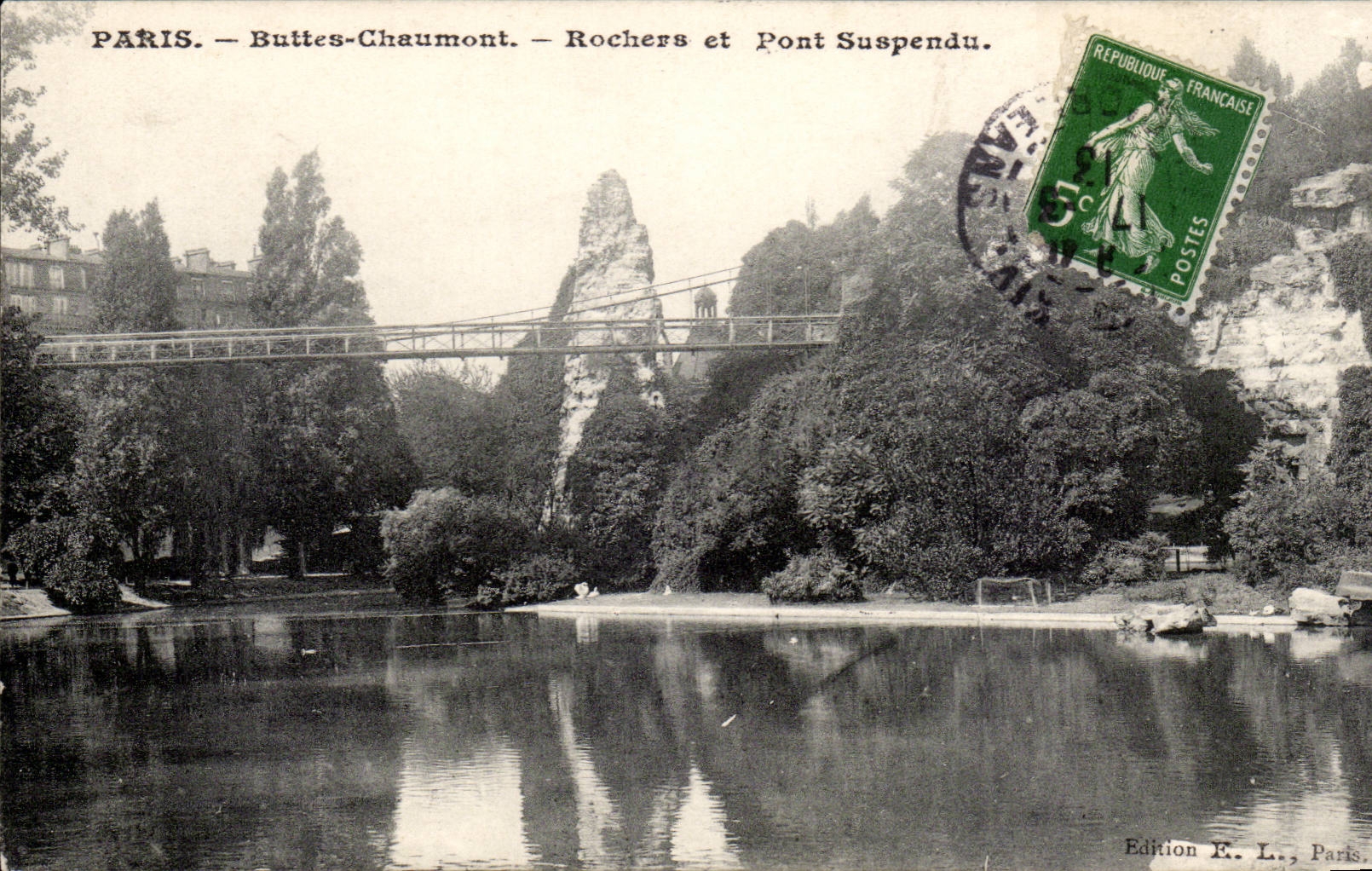 Paris CPA Buttes Chaumont Rochers et pont suspendu