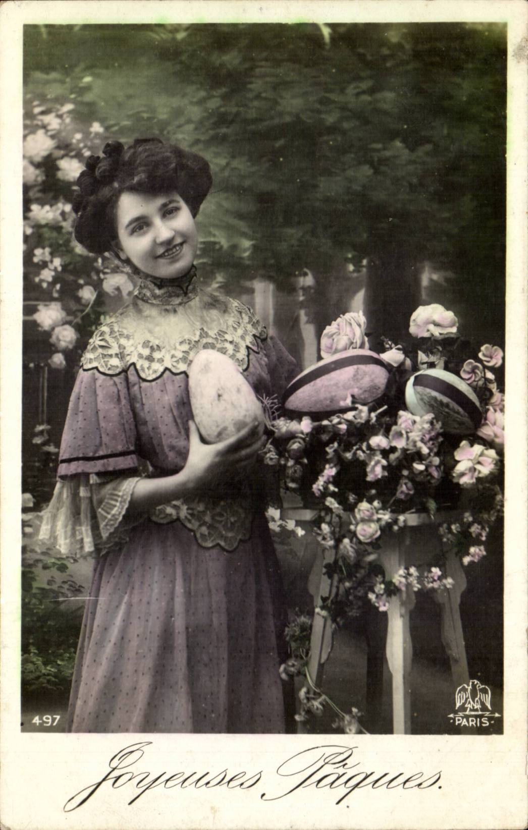 Jeune femme tenant un œuf de Pâques — Joyeuses Pâques — Paris, n° 4-97