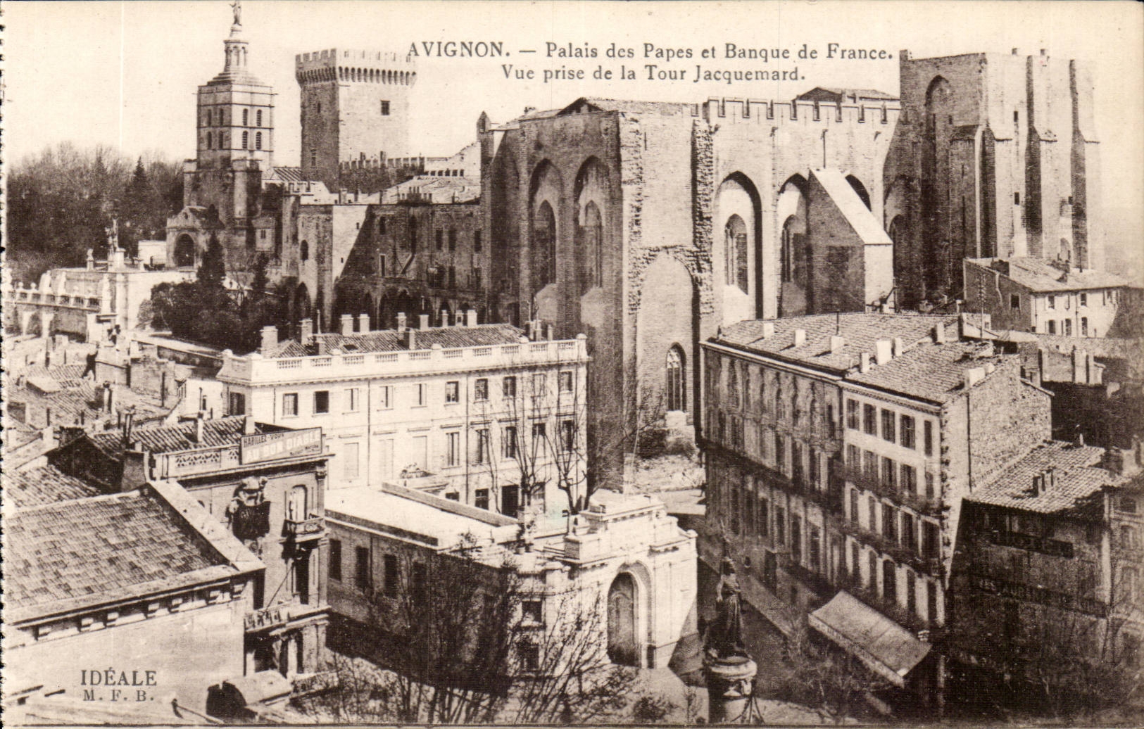 Avignon CPA Palais des papes et banque de France Vue prise de la tour Jacquemard