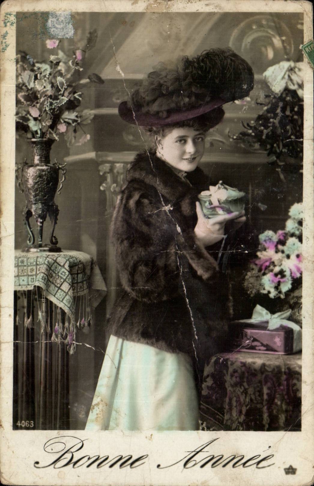 CPA Fantaisie Femme Bonne annee