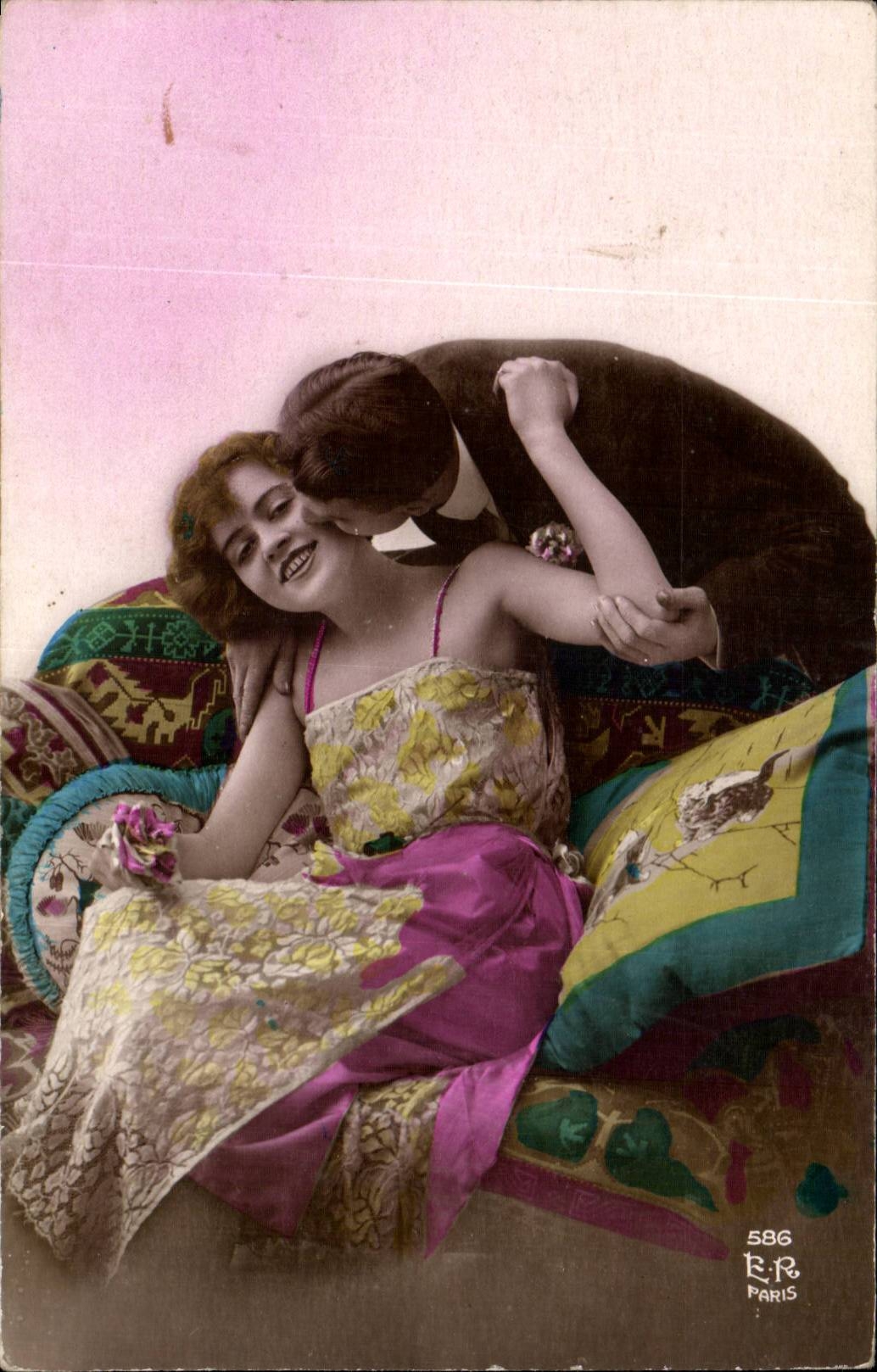 CPA Fantaisie Femme et homme (couple)