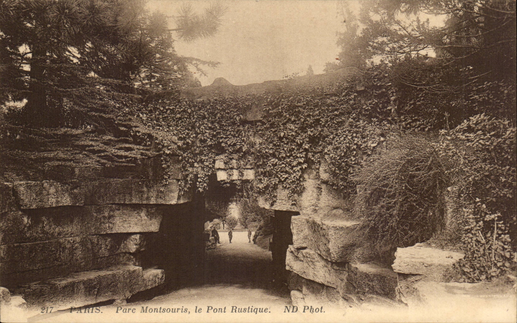 Paris CPA Parc Montsouris le pont rustique