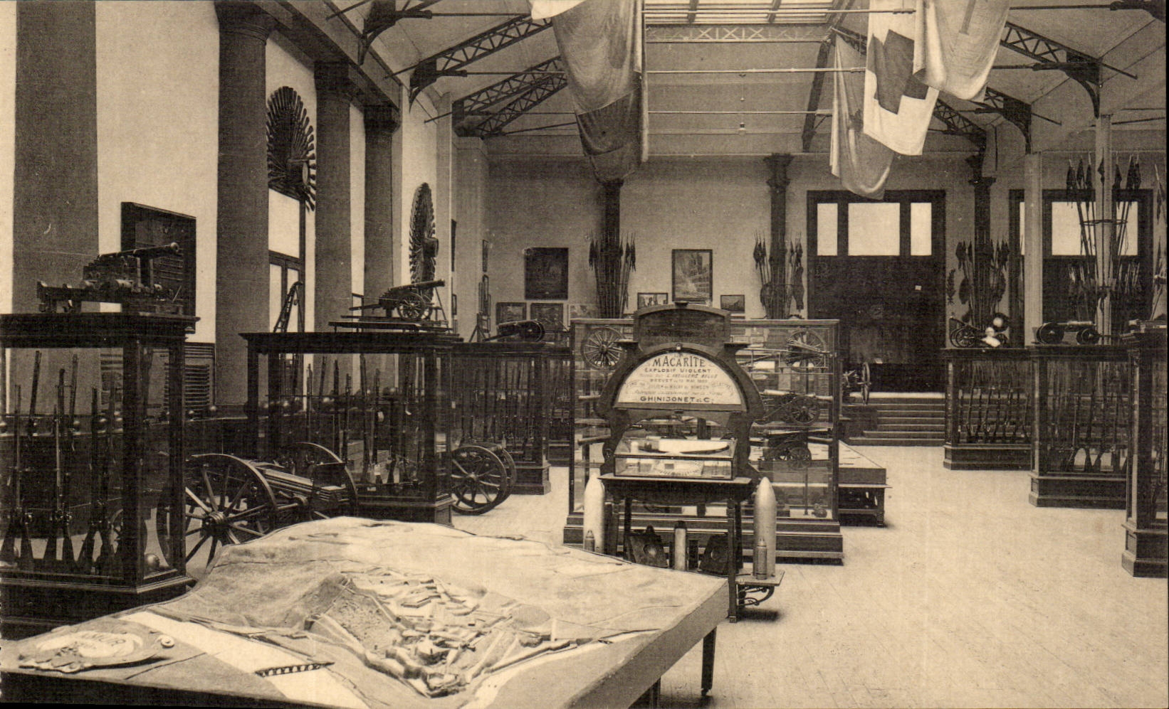 Belgie Belgique Musee royal de l'armee Bruxelles Le departement technique (militaria)