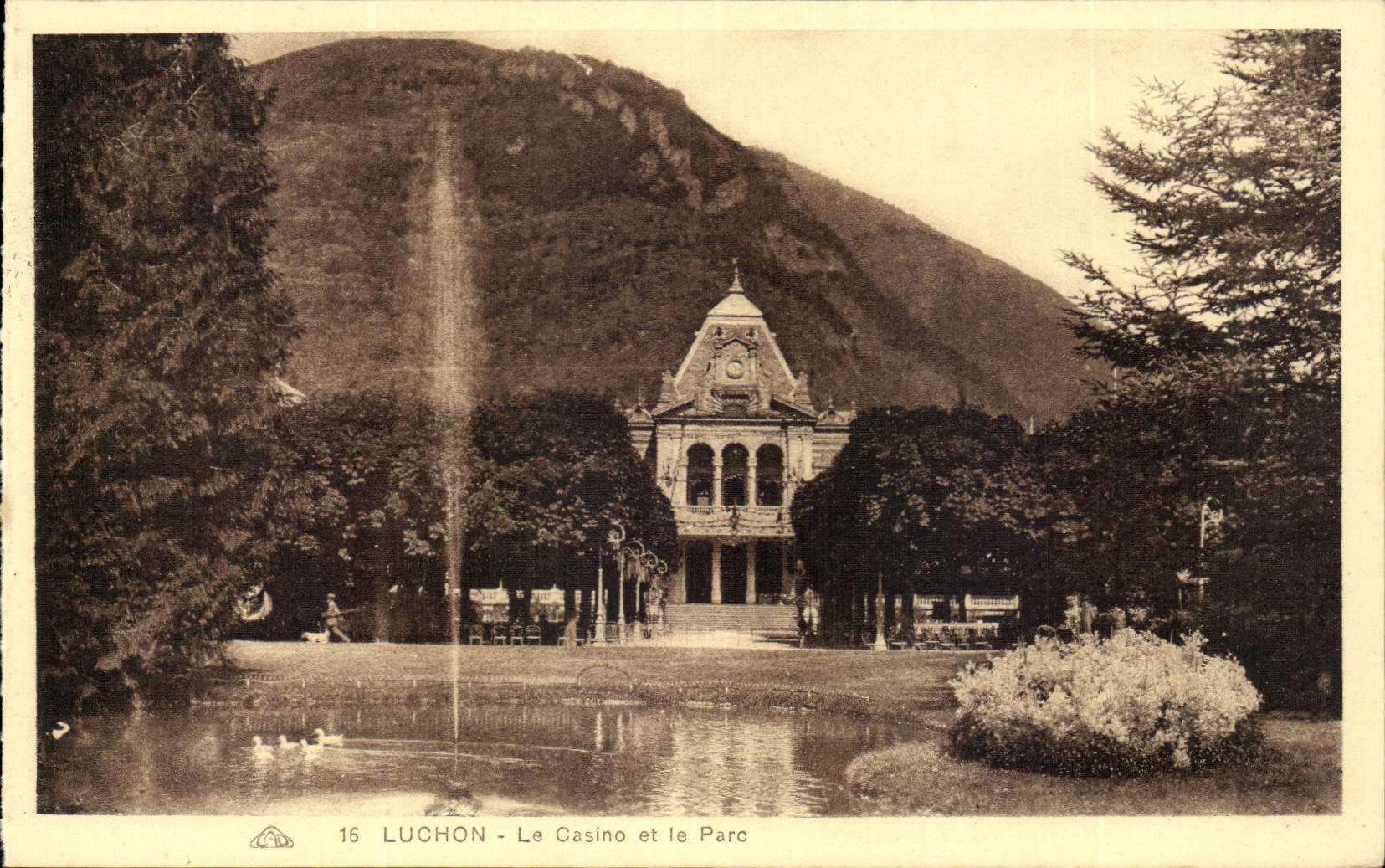 CPA Luchon Le casino et le parc