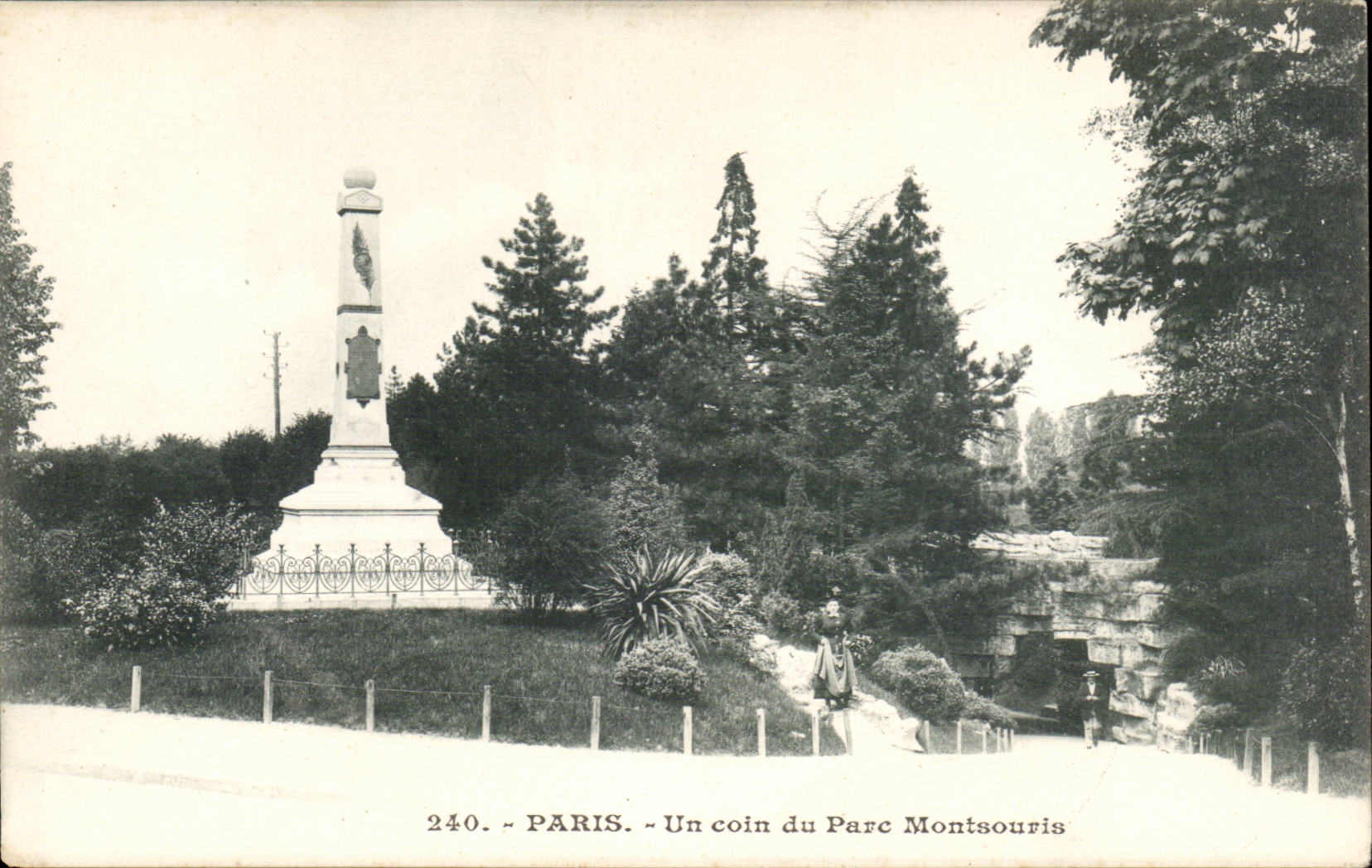 Paris CPA Un coin du parc Montsouris