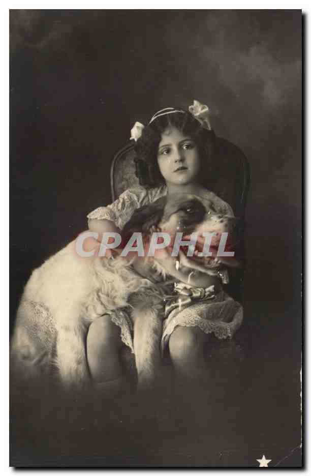 Jeune fille avec chien — studio photographique — CPAPHIL