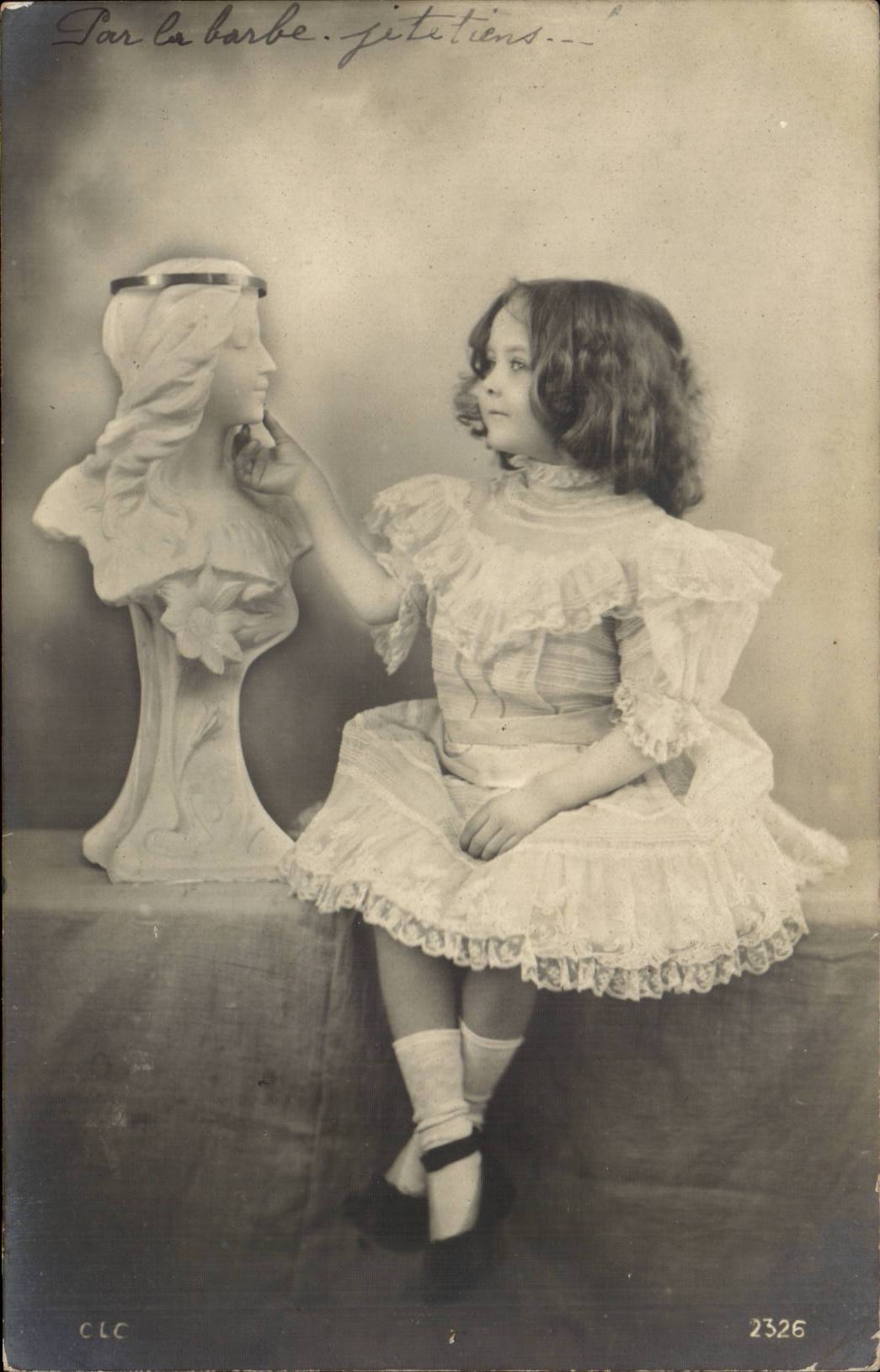 CPA Fantaisie Enfant et statue