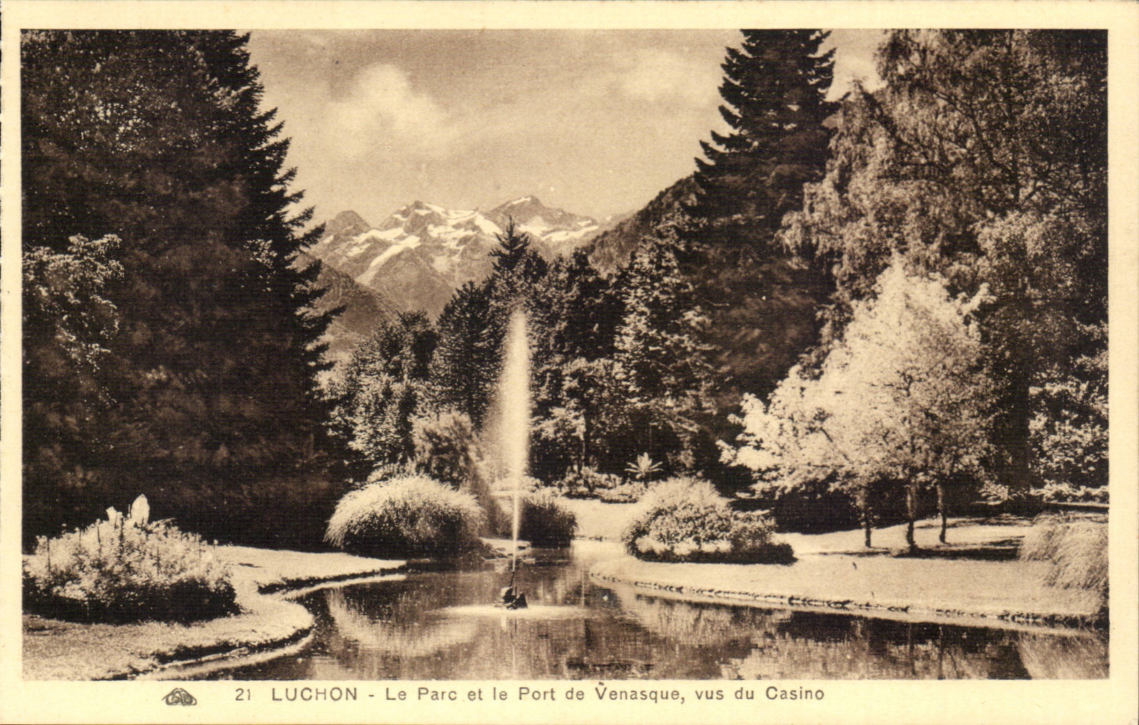 Luchon CPA Le parc et le porte de Venasque vus du casino