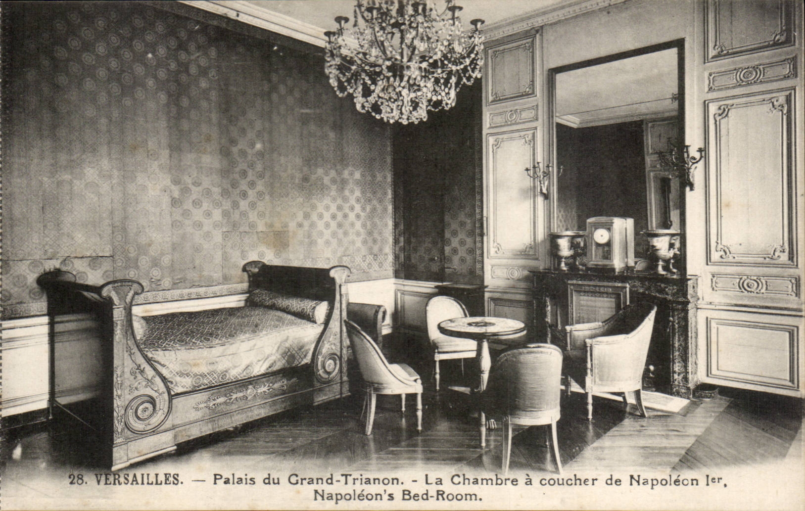 CPA Versailles Palais du Grand Trianon La chambre a coucher de Napoleon 1er 