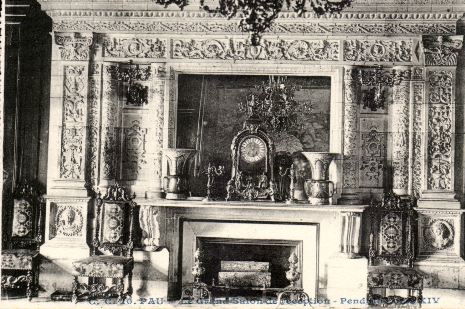 Pau — Le Grand Salon de Réception — Pendule XIV