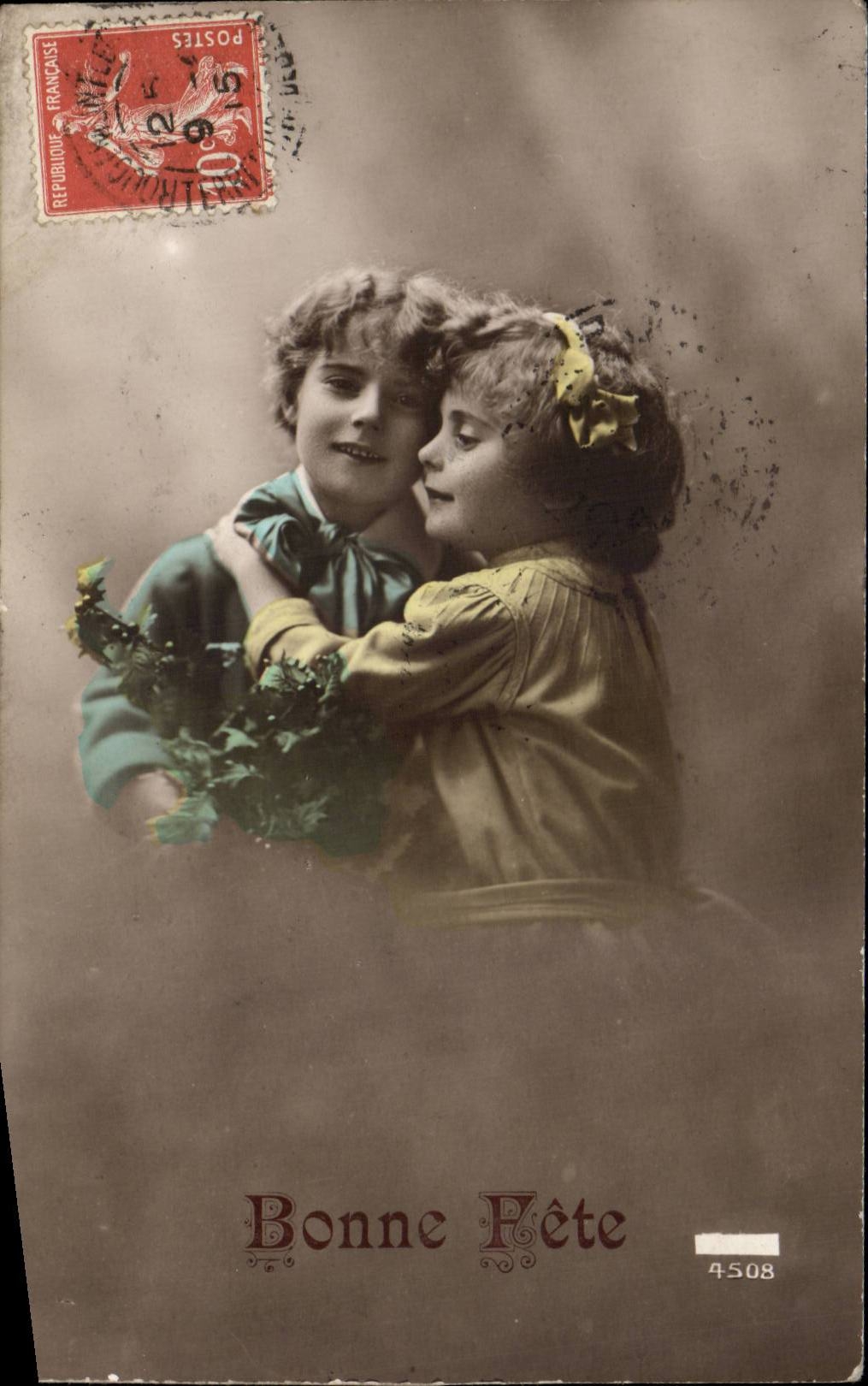 Fantaisie - Enfants - Two sweet hugging children - CPA 