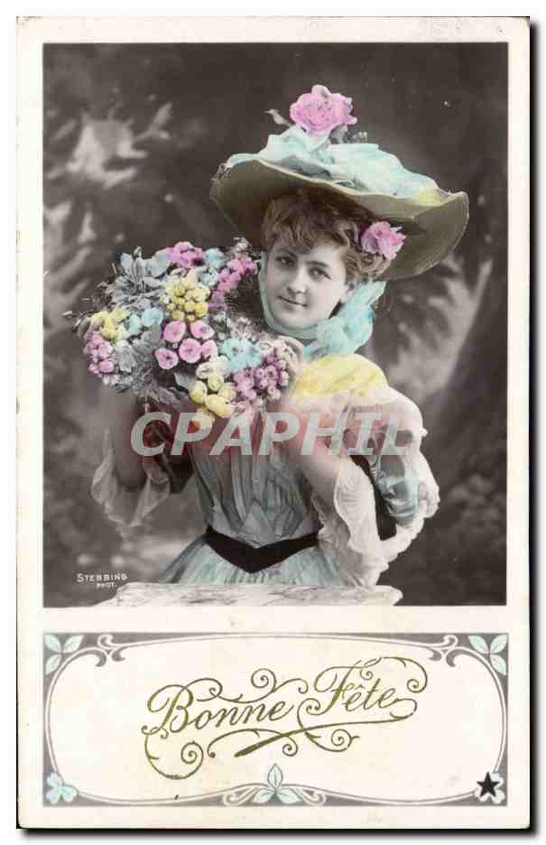 Giovane donna con cappello ornato di fiori che tiene un mazzo di fiori — Stebbing Phot. — VBC Serie 3058