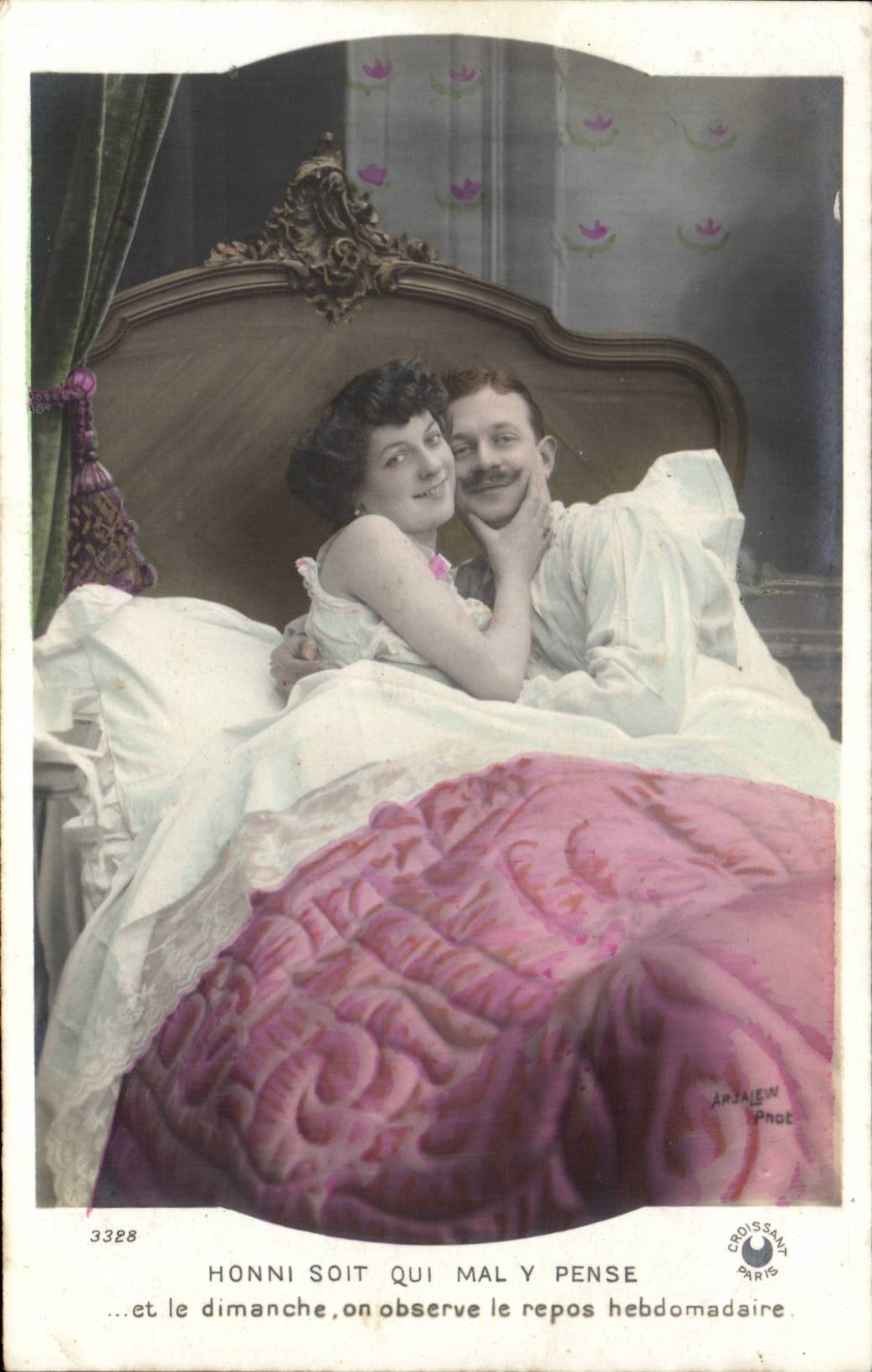 Fantaisie - Couple - Happy Couple Snuggled in Bed - CPA 