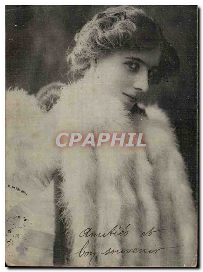 Fantaisie - femme - Woman with knowing smile in fur coat - CPA 