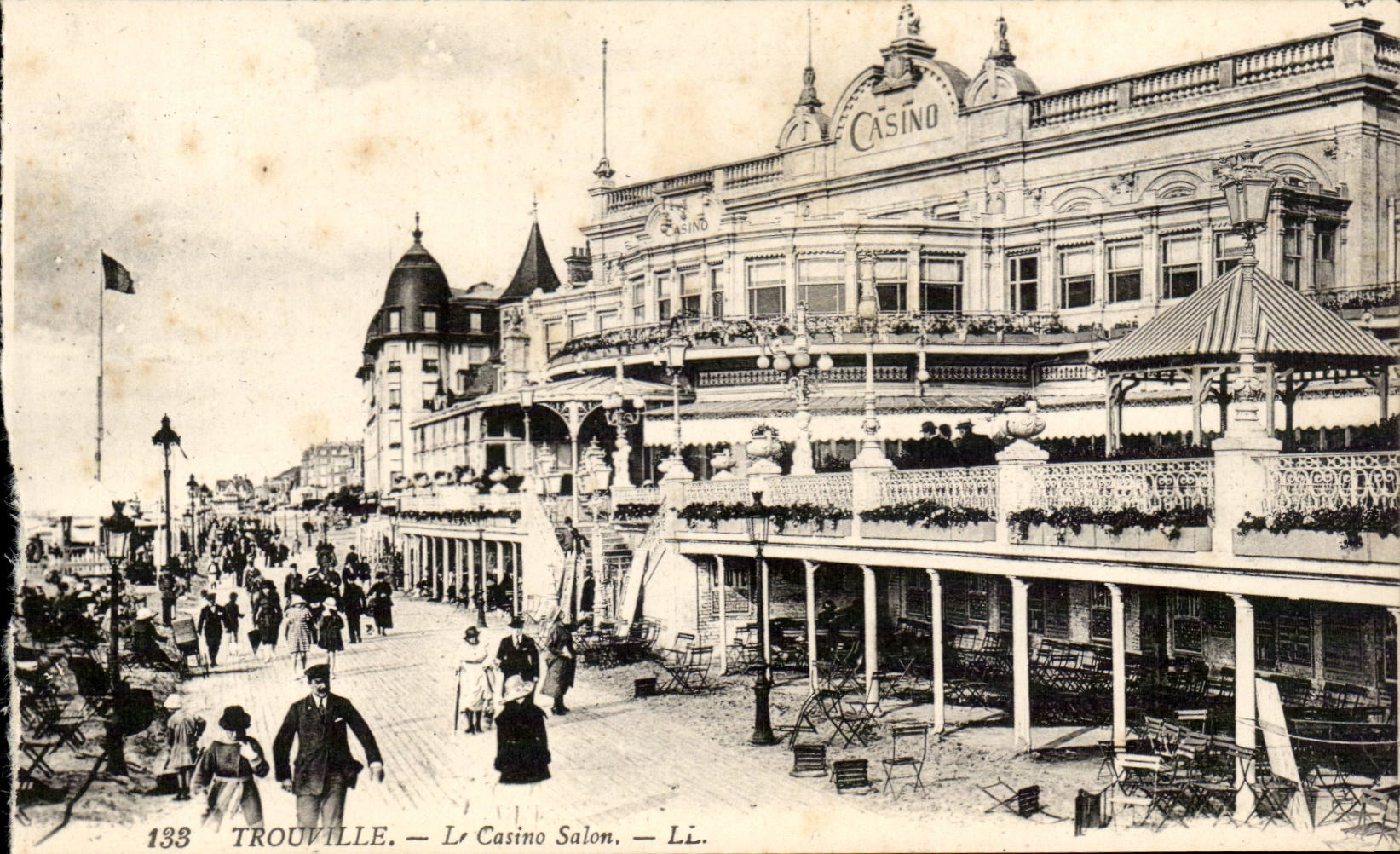 Trouville - Le Casino Salon - CPA 