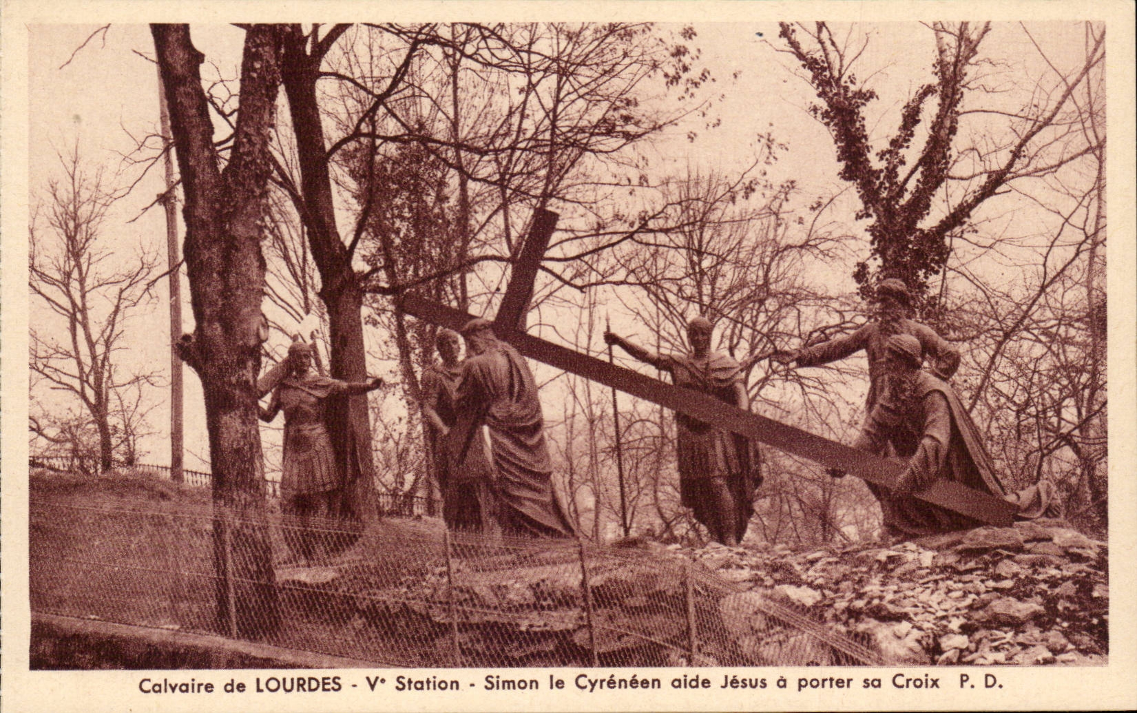Lourdes - Calvaire du Lourdes - V Station - Simon aide Jesus a porter sa Croix - CPA 